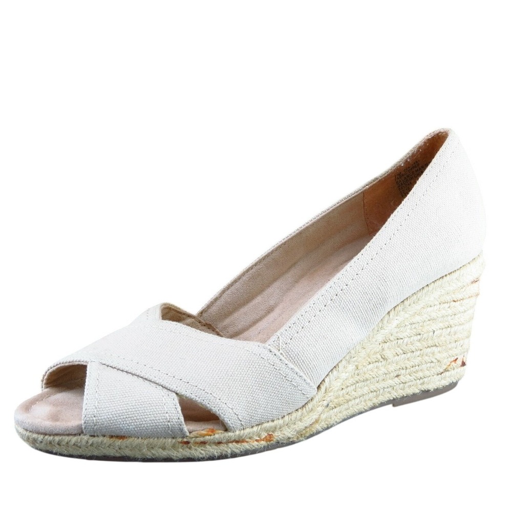 St. John's Bay Women Sz 7 M Beige Wedge Fabric Shoes 0241151